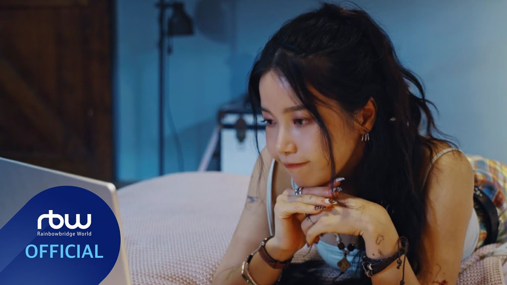 Solar - Floating Free Korean Ver. [2160P 4K] [Bugs MP4 2.01GB]-无损音乐/蓝光演唱会