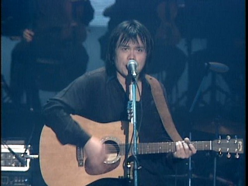 伍佰 《2000真世界巡回演唱会全纪录》 1999 演唱会 [DVD ISO 7.02G]