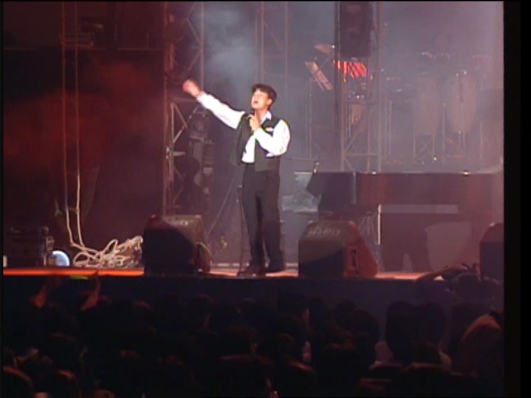 自购 周华健 1995天下有情人演唱会《DVD 《ISO 3.63G》》 1995 演唱会 [DVD-ISO 3.63G]