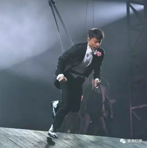李克勤 庆祝成立30週年演唱会2017(DVD 《ISO7.53G》 2017 演唱会 [DVD-ISO7.53G]