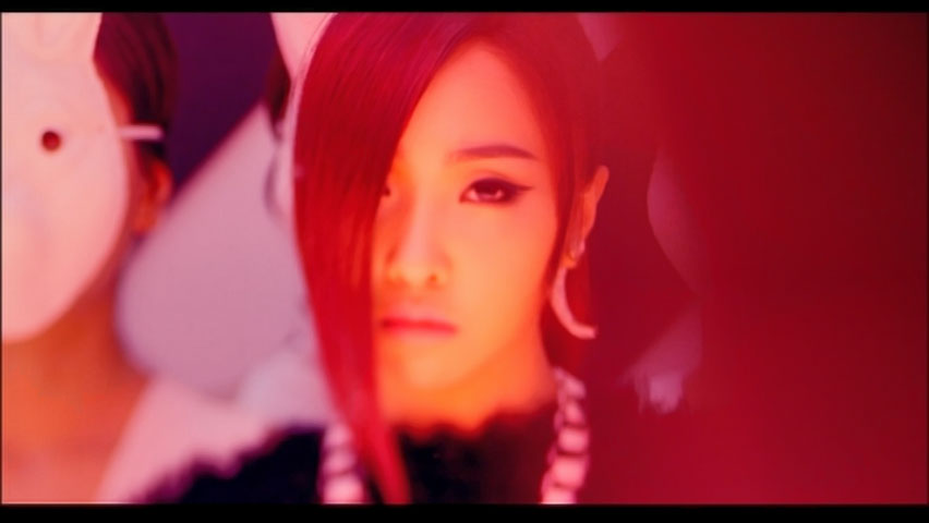 2NE1 《CRUSH 付属DVD》 2014 演唱会 [2DVD ISO 6.04GB]