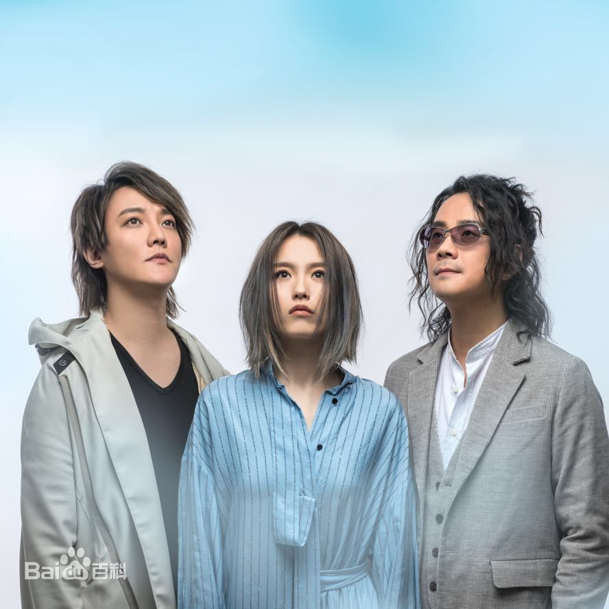《飞儿乐队 F.I.R 爱歌姬MV+飞行部落 台北渔人码头万人演唱会》 2006 演唱会 [DVD ISO 3.4G]