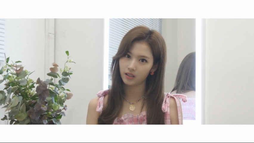 TWICE 트와이스 《TWICE Japan Season’s Greetings ON & OFF》 2021 演唱会 [DVD ISO 2.82GB]