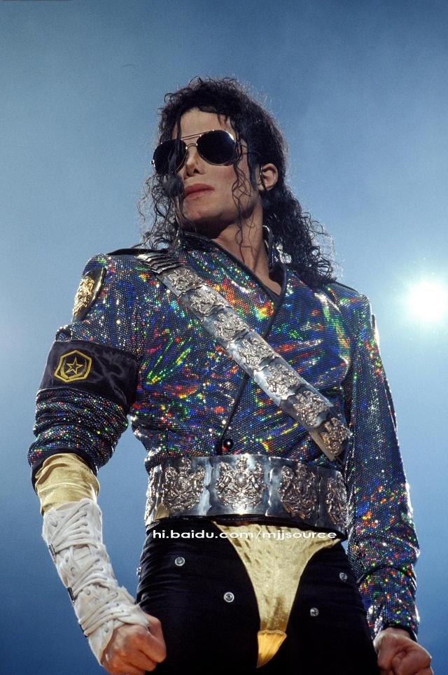 《Michael Jackson 迈克尔杰克逊世界巡演之罗马尼亚·布加勒斯特演唱会》 演唱会 [DVD ISO 7.53G]-无损音乐