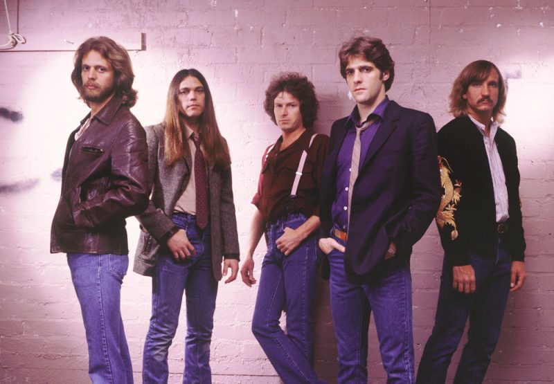 《Eagles 老鹰乐队 Live At Don Kirshner\’s Rock Concert Bootleg》 1974 演唱会 [DVD ISO 3.96G]-无损音乐