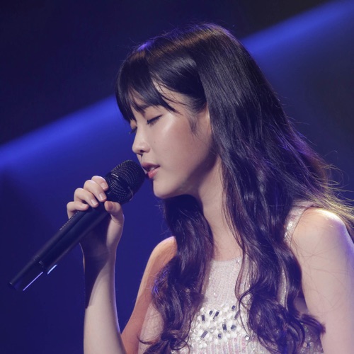 IU 《愛してる – Single – IU》 2012 演唱会 [Live @東京国際フォーラム 2012.09.17]-无损音乐